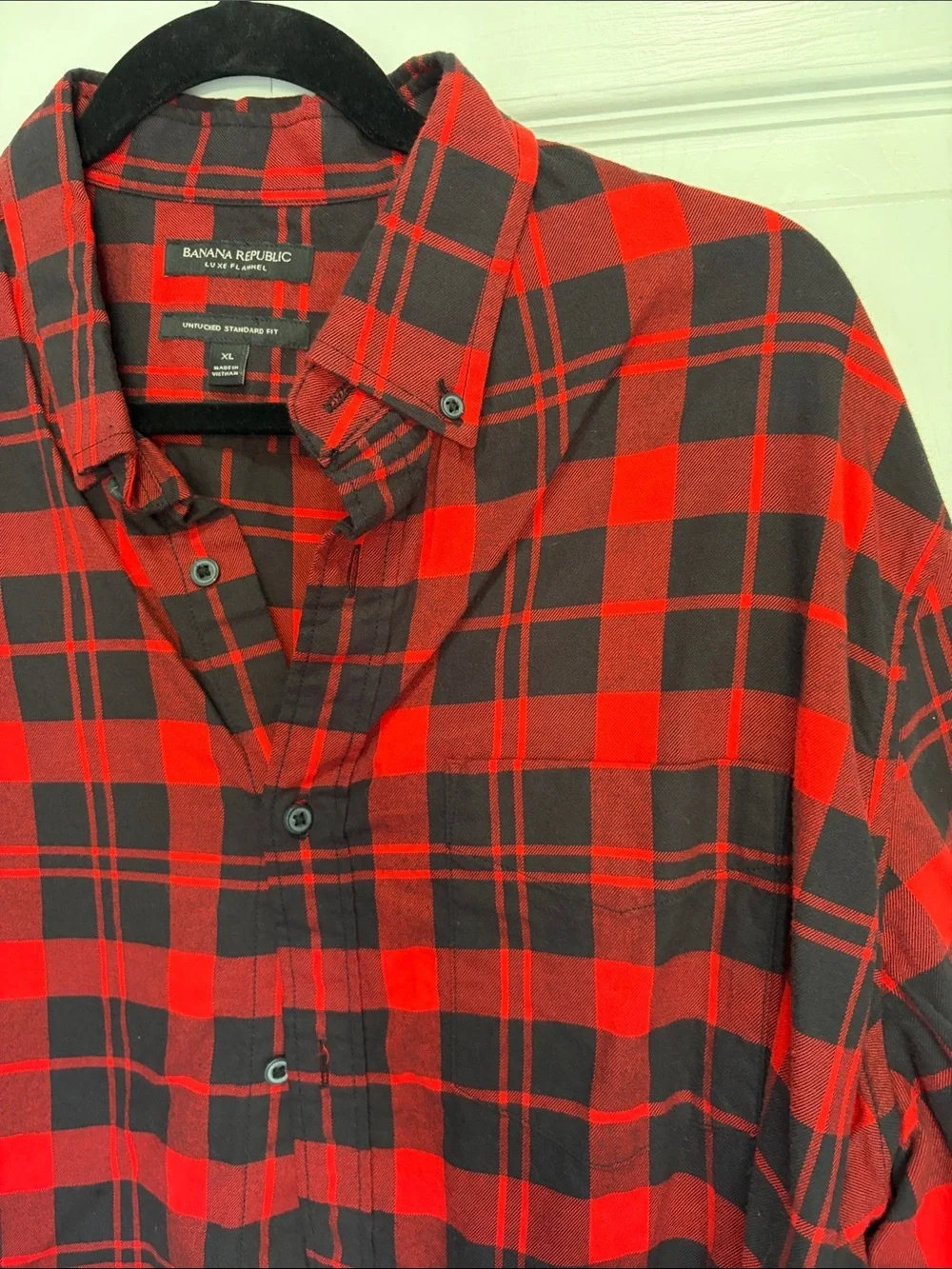 Banana Republic Men’s Red and Black Plaid Button-Down Shirt